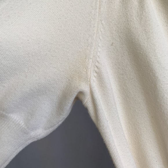 SALE 💚 Banana Republic V-Neck Cotton Knit Top - Picture 5 of 7